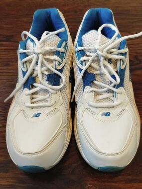 New Balance 846 Sneakers Size 9.5